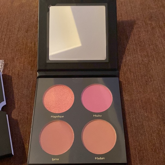🆕MISCHO BEAUTY: Blush Palette- Full size - Picture 4 of 6
